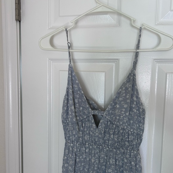 Rue Sophie Sexy and Sweet Light Blue Floral Sundress - Picture 4 of 7